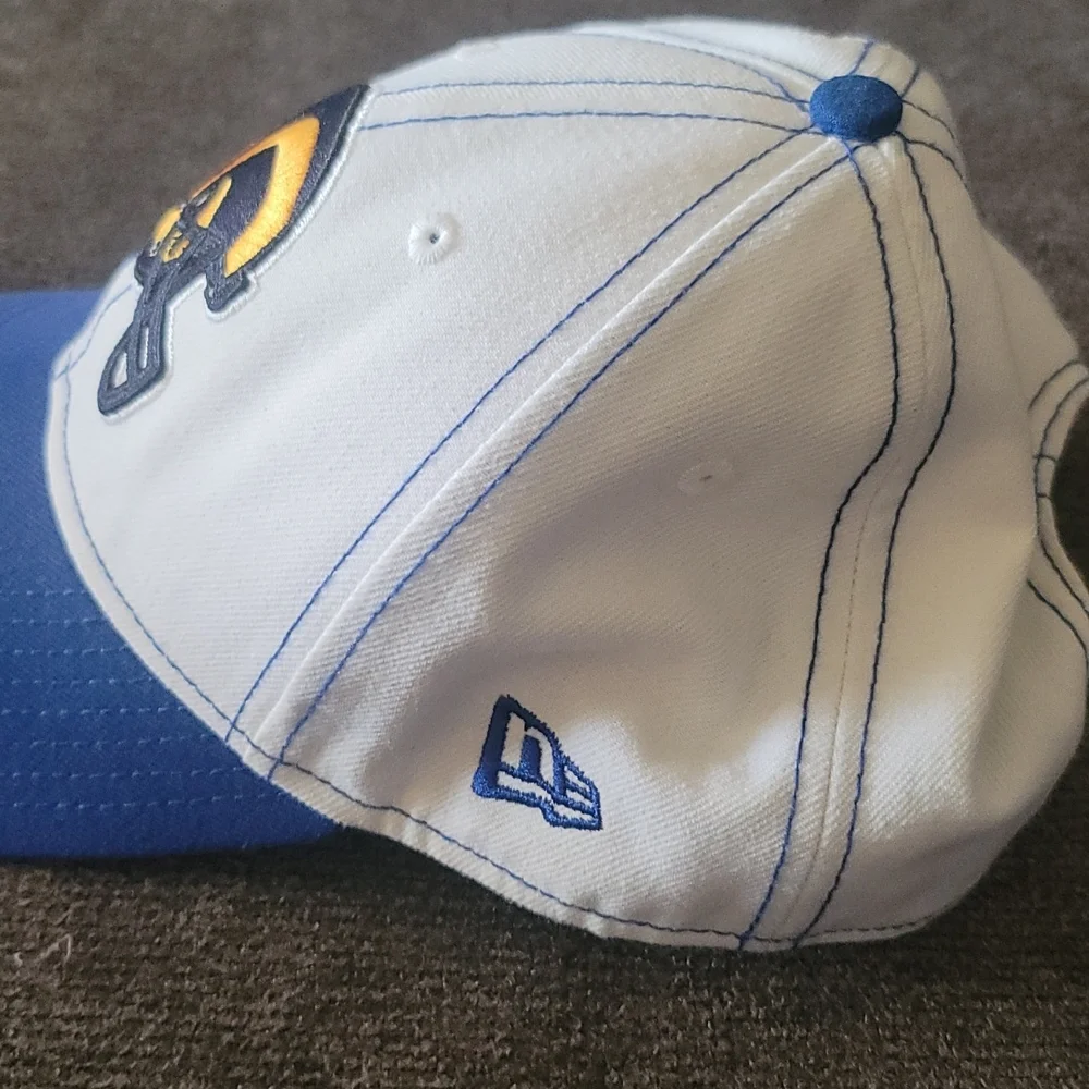 Women LA Rams hat - Picture 2 of 4